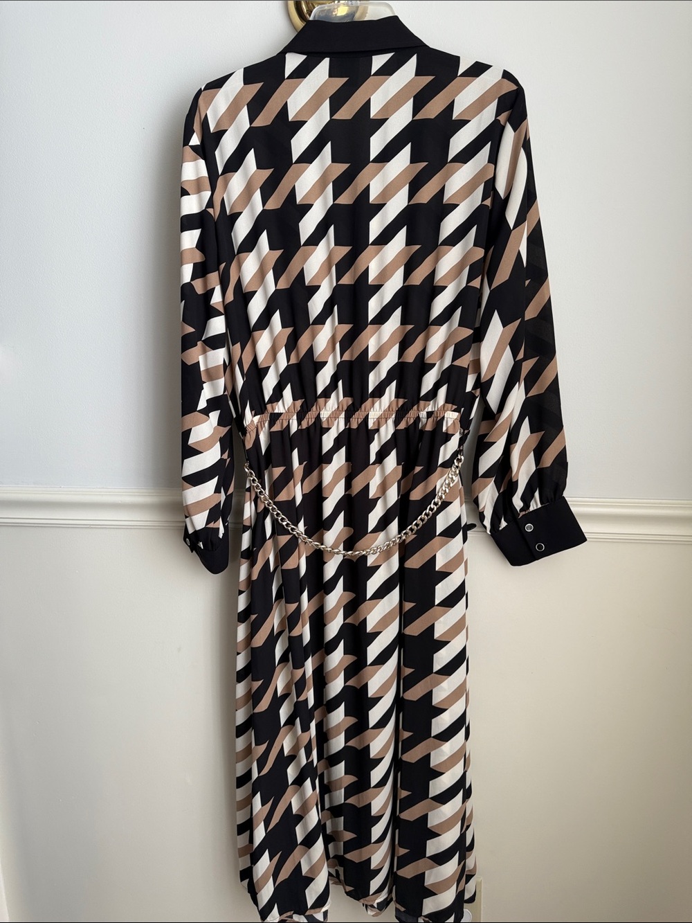 Anne Klein Geometric Print Long Sleeves Shirt Dress with Chain Belt - Picture 8 of 11